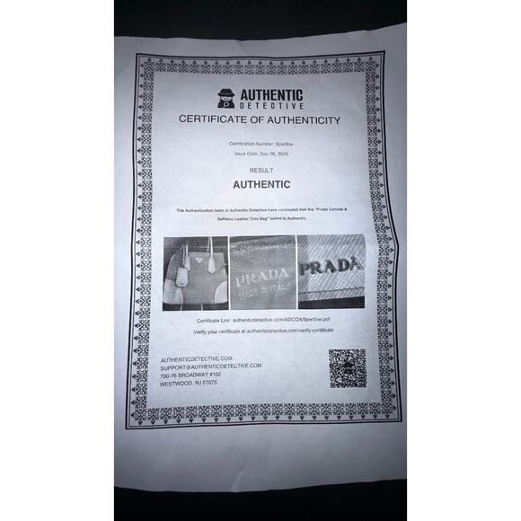 Prada - Picture 6 of 6